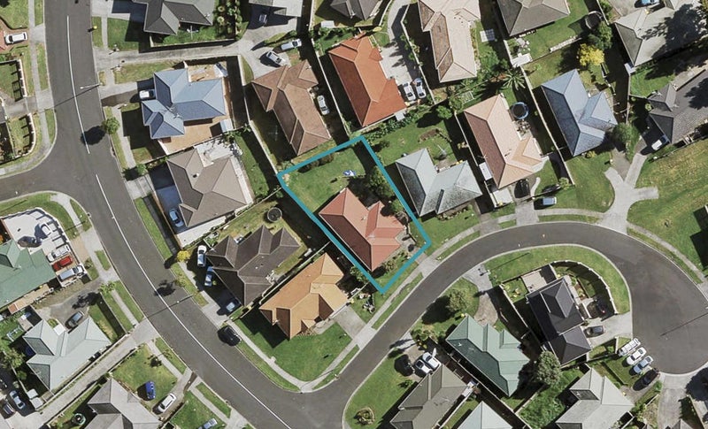 4 Derryveagh Lane, Weymouth, Auckland - Carousel 1