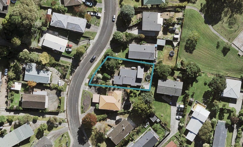 43 Ayton Drive, Totara Vale, Auckland - Carousel 1