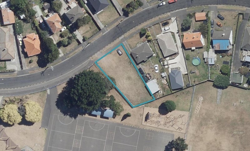 43 Churchill Avenue, Maeroa, Hamilton - Carousel 1