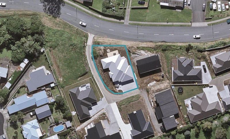 1 Piper Way, Glen Avon, New Plymouth - Carousel 1
