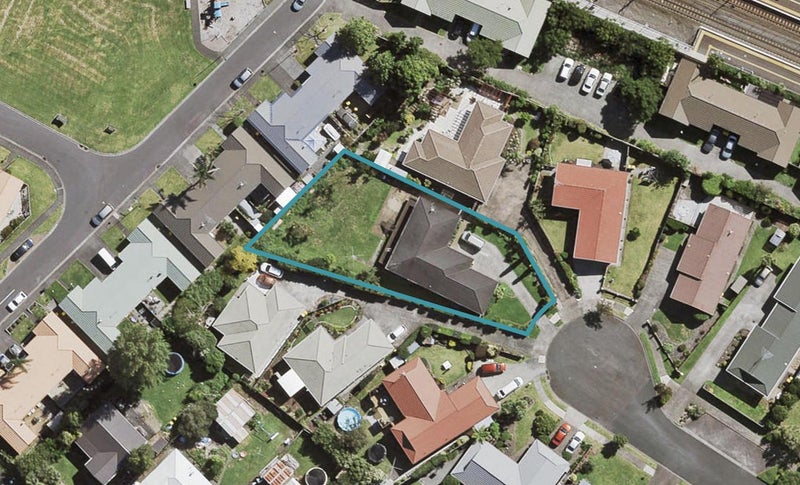 24 Septimus Place, Henderson, Auckland - Carousel 1