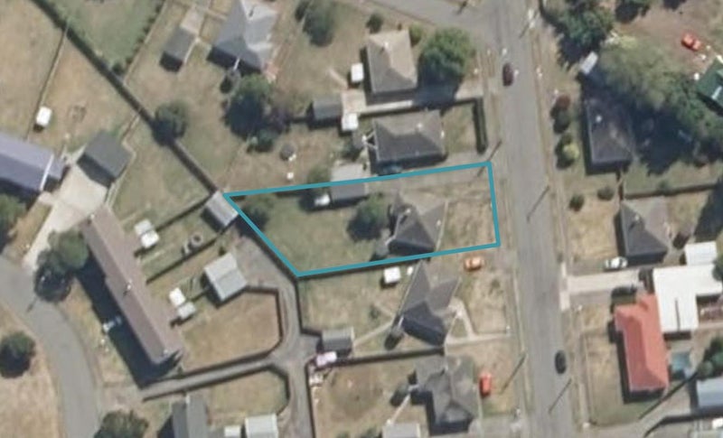 25 Holland Crescent, Bulls - Carousel 1