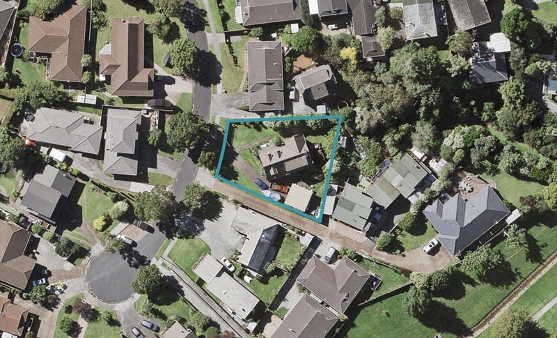4 Kallaroo Place, Botany Downs, Auckland - Carousel 1