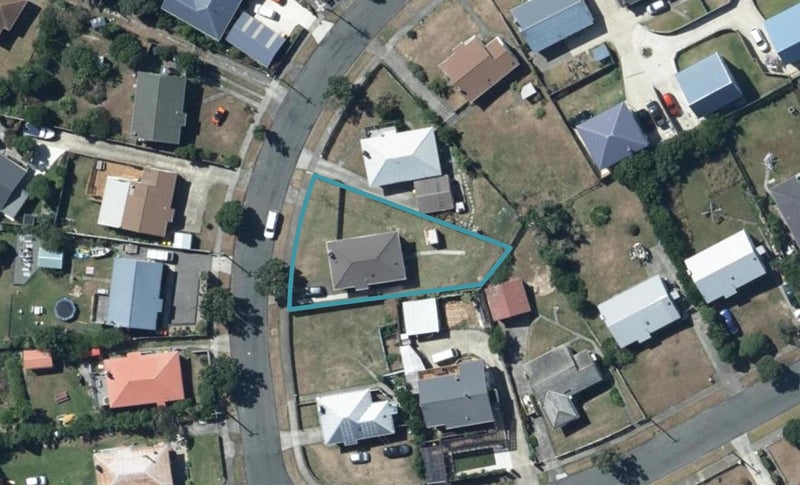 18 Matatiro Street, Titahi Bay, Porirua - Carousel 1