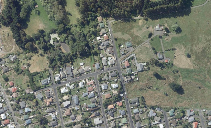 16 Totness Street, Abbotsford, Dunedin - Carousel 1