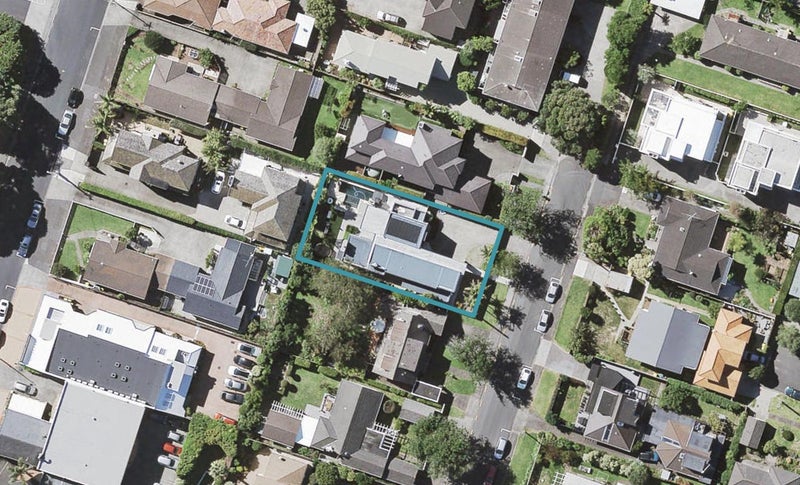 10 Frieston Road, Milford, Auckland - Carousel 1