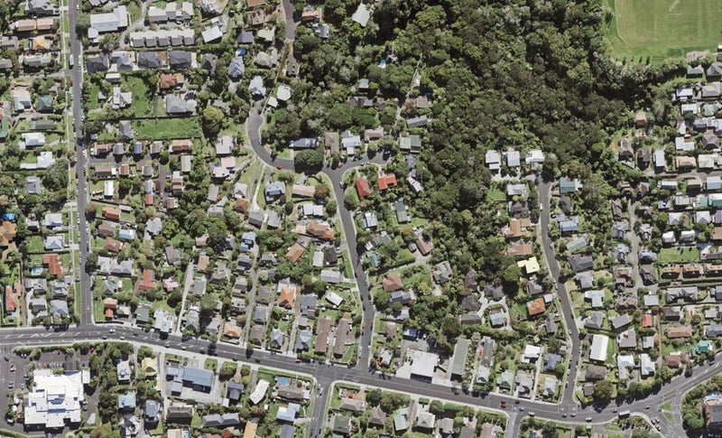 17 Glenwood Avenue, Birkenhead, Auckland - Carousel 1