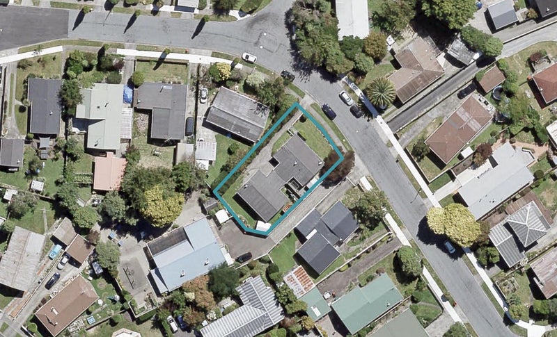 2/9 Denver Grove, Totara Park, Upper Hutt - Carousel 1