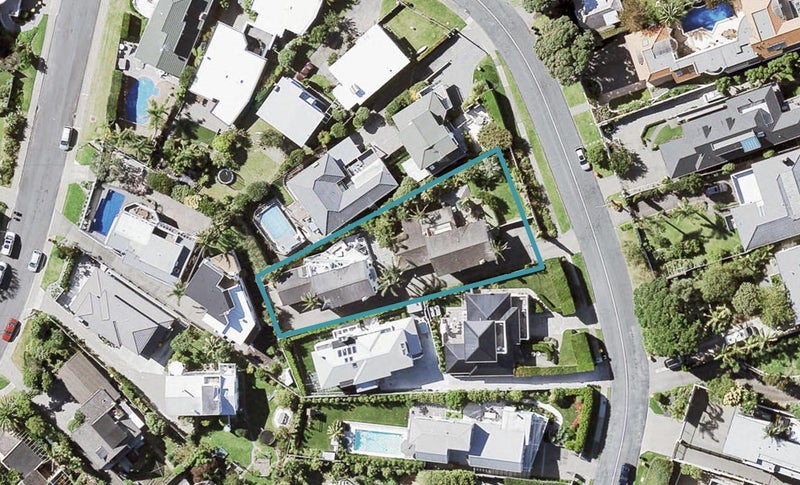 1/42 Churchill Road, Murrays Bay, Auckland - Carousel 1
