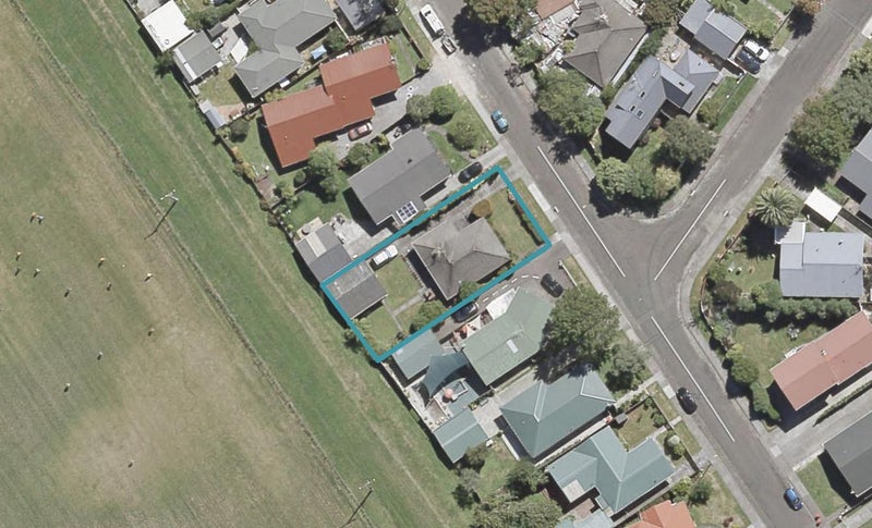 33 Perry Street, Heretaunga, Upper Hutt - Carousel 1