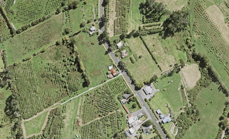 27 Shaw Road, Oratia, Auckland - Carousel 1
