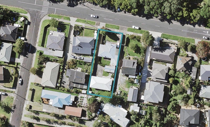 51B Paparoa Road, Cockle Bay, Auckland - Carousel 1