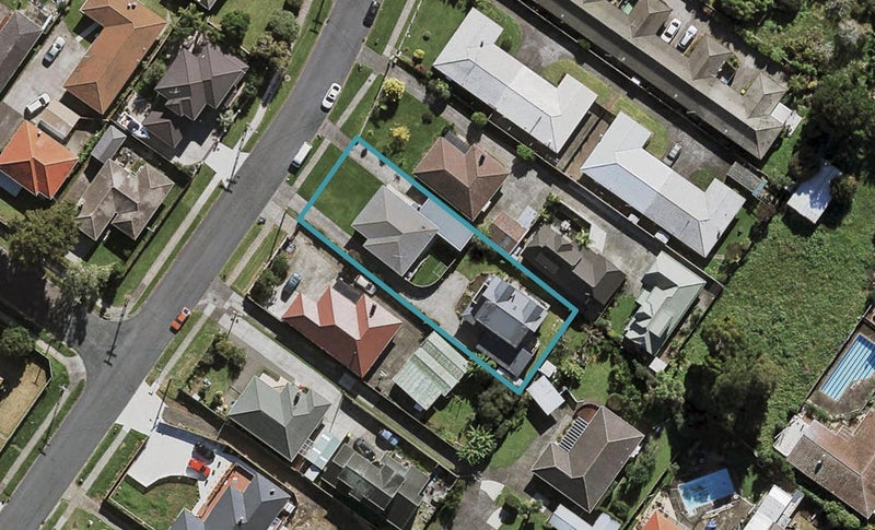 2/20 Regent Street, Papatoetoe, Auckland - Carousel 1