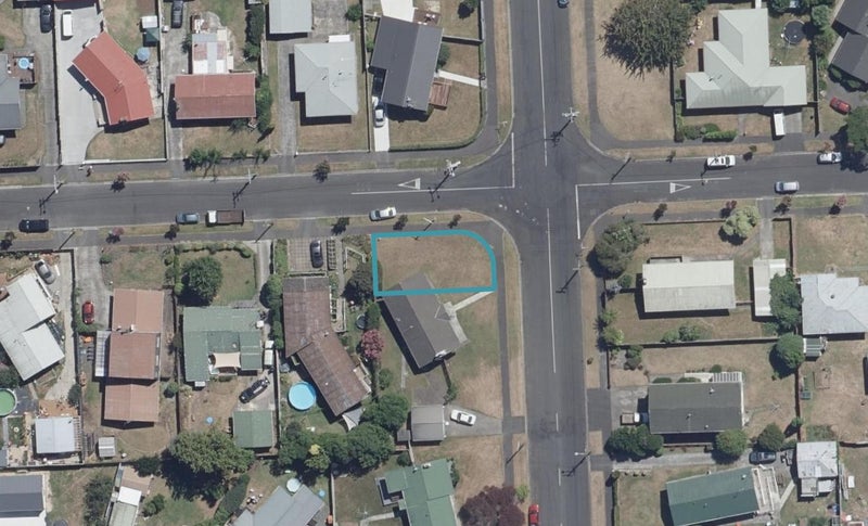 1/8 Cecil Street, St Andrews, Hamilton - Carousel 1