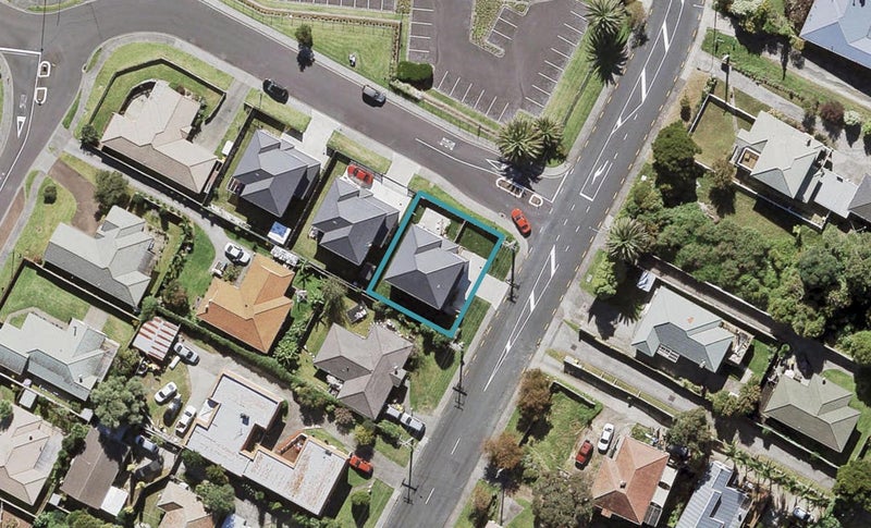 105 Lincoln Park Avenue, Massey, Auckland - Carousel 1