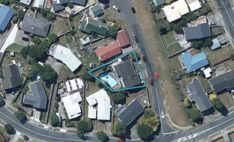 2 Idaho Place, Ascot Park, Porirua - Carousel 1