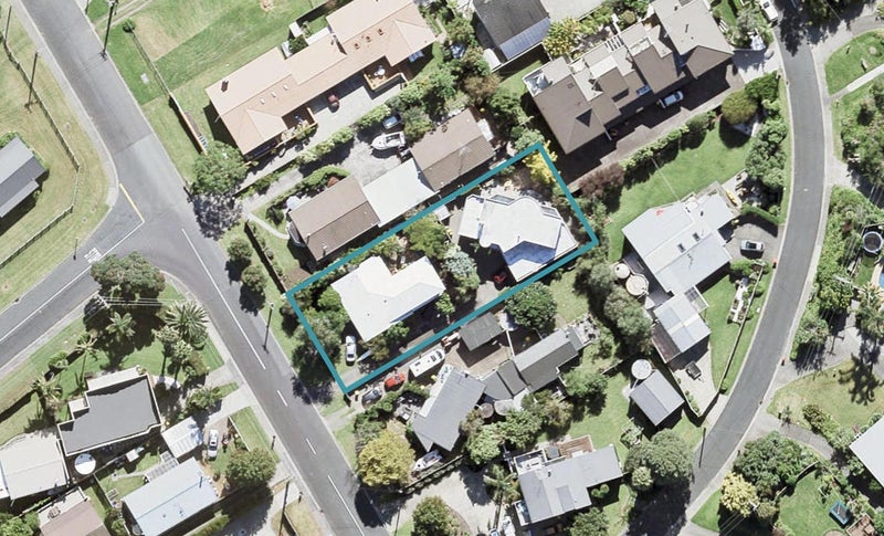 1/33 Beach Road, Manly, Whangaparaoa - Carousel 1