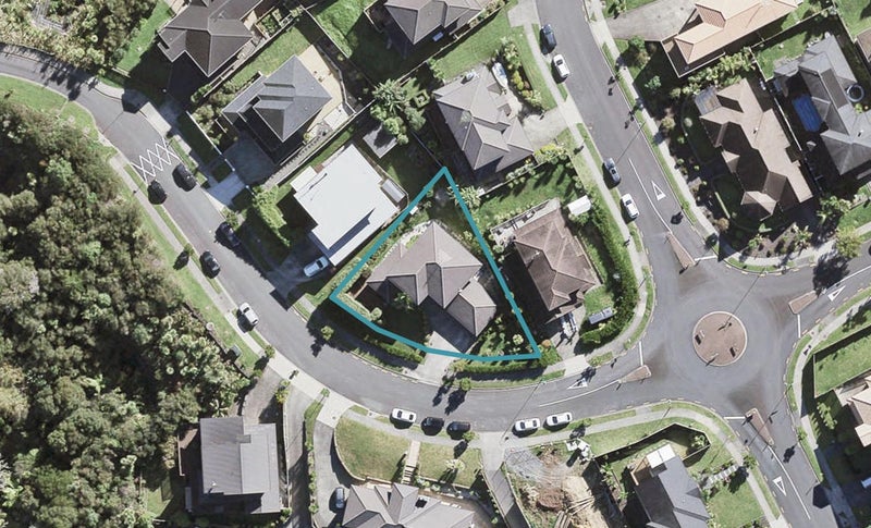 3 Borneo Drive, Fairview Heights, Auckland - Carousel 1