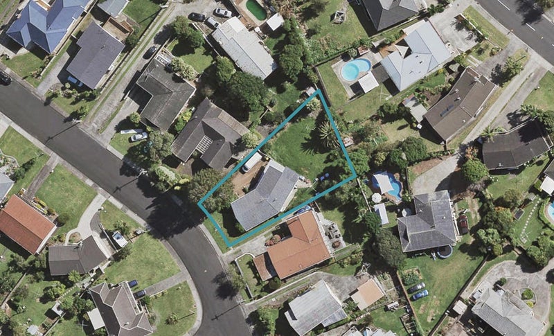 24 Lynmore Drive, Hillpark, Auckland - Carousel 1