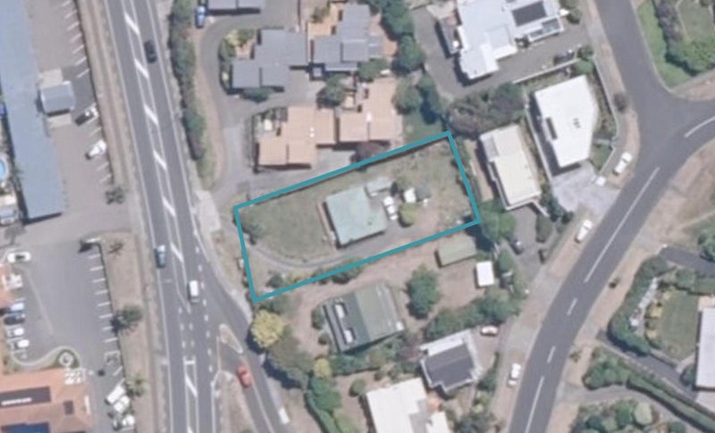 234 Lake Terrace, Waipahihi, Taupo - Carousel 1