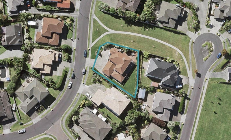 11 Rosses Place, Pinehill, Auckland - Carousel 1