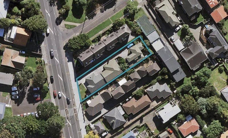 3/696 Manukau Road, Royal Oak, Auckland - Carousel 1
