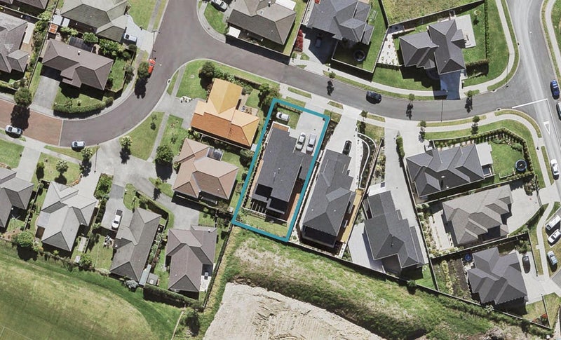 24 Alloway Street, Westgate, Auckland - Carousel 1