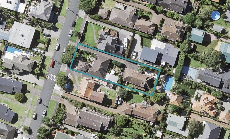 1/9 Saltburn Road, Milford, Auckland - Carousel 1