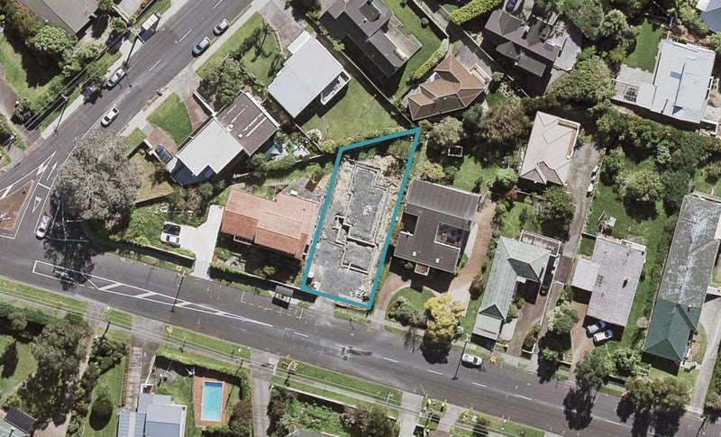 89 Raleigh Road, Northcote, Auckland - Carousel 1