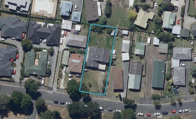 14 Sandleigh Road, Hamilton Lake, Hamilton - Carousel 1