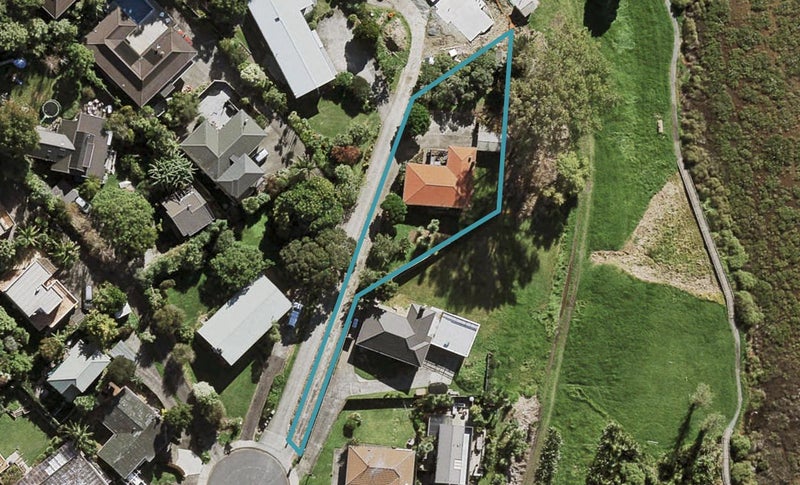 17 Arahia Street, Northcote, Auckland - Carousel 1