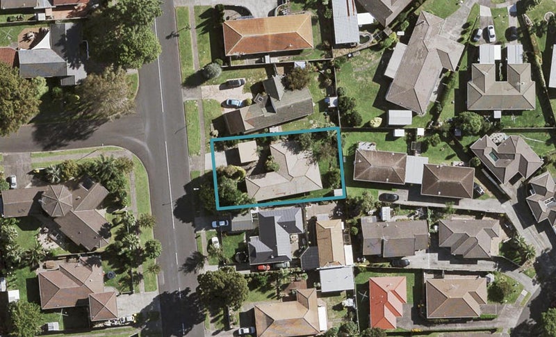 16 Beaumaris Way, Conifer Grove, Takanini - Carousel 1