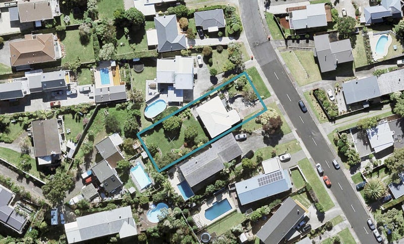 19 Sealy Road, Torbay, Auckland - Carousel 1