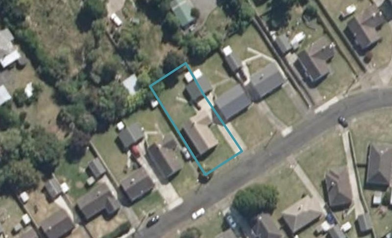 42 Kittyhawk Row, Bulls - Carousel 1