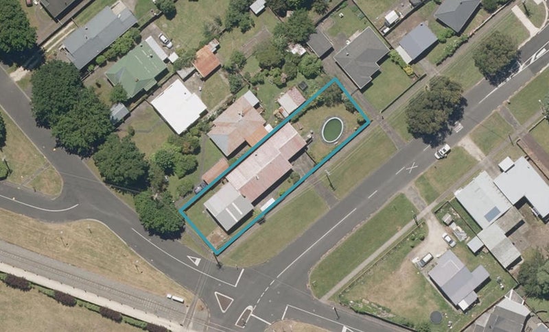 5 Kitchener Street, Whanganui East, Whanganui - Carousel 1