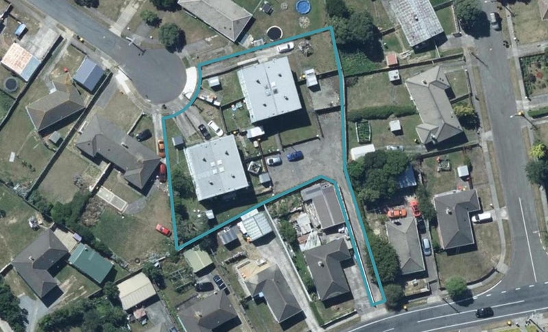 37 Driver Crescent, Cannons Creek, Porirua - Carousel 1