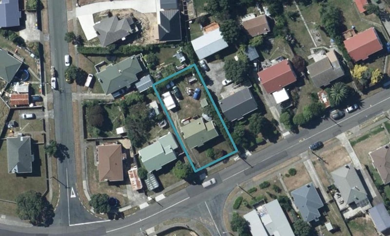 28 Te Puke Street, Titahi Bay, Porirua - Carousel 1
