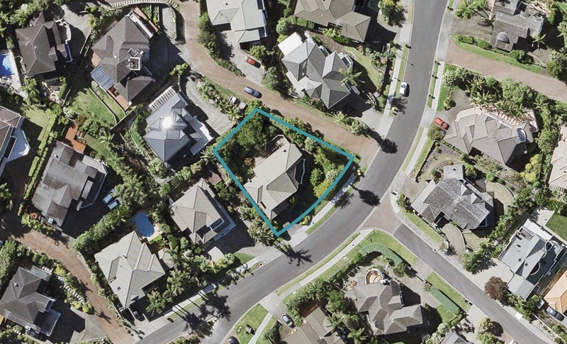 77 Penguin Drive, Murrays Bay, Auckland - Carousel 1