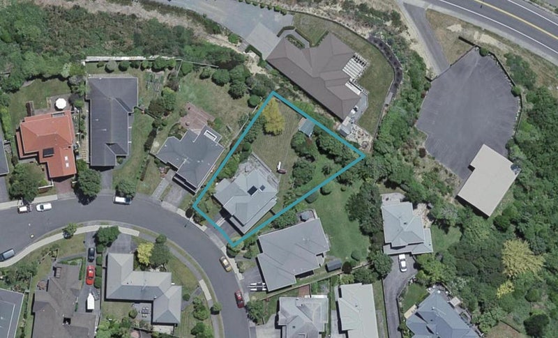 12 Aintree Grove, Churton Park, Wellington - Carousel 1