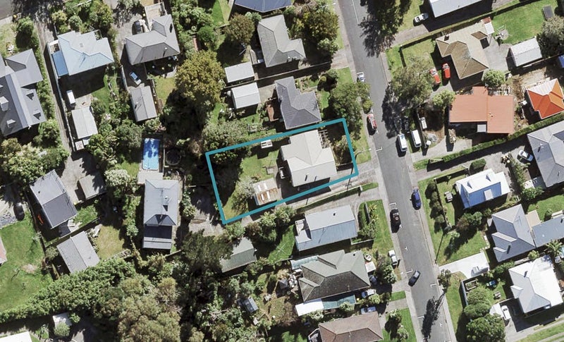 102 Lancaster Road, Beach Haven, Auckland - Carousel 1