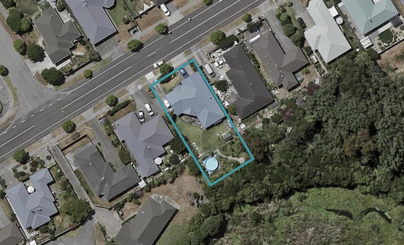 118 Weggery Drive, Waikanae Beach, Waikanae - Carousel 1
