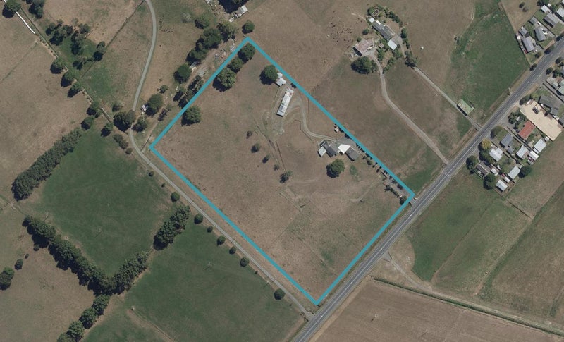 258 Tuhikaramea Road, Temple View, Hamilton - Carousel 1