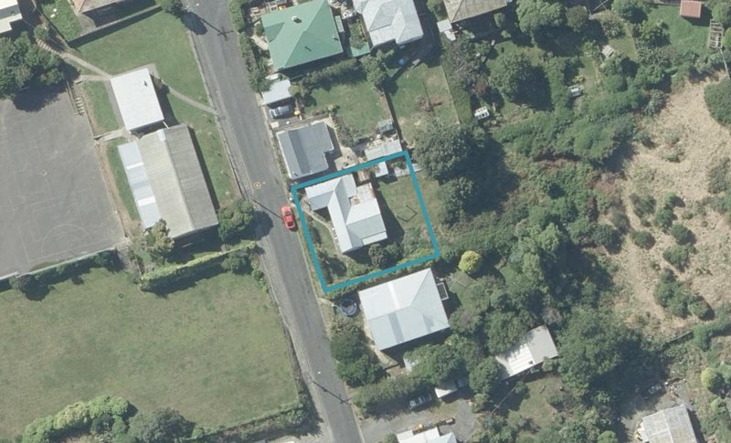 4 Ohau Street, Ravensbourne, Dunedin - Carousel 1