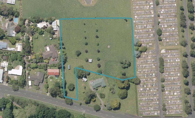 451 Somme Parade, Aramoho, Whanganui - Carousel 1