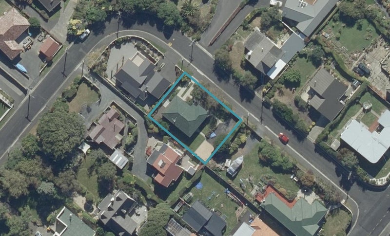 27 Mannering Street, Waverley, Dunedin - Carousel 1