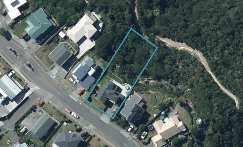 18 Doncaster Terrace, Ascot Park, Porirua - Carousel 1