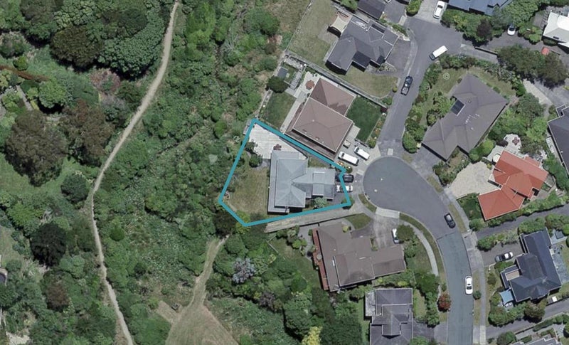 15 Ellwood Place, Churton Park, Wellington - Carousel 1