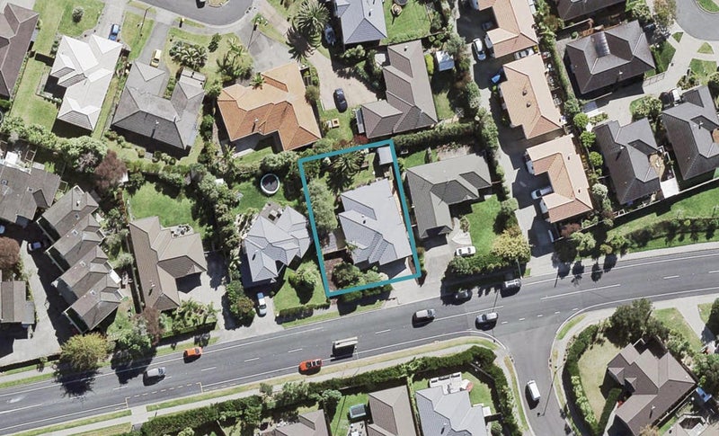 98 Greenhithe Road, Greenhithe, Auckland - Carousel 1