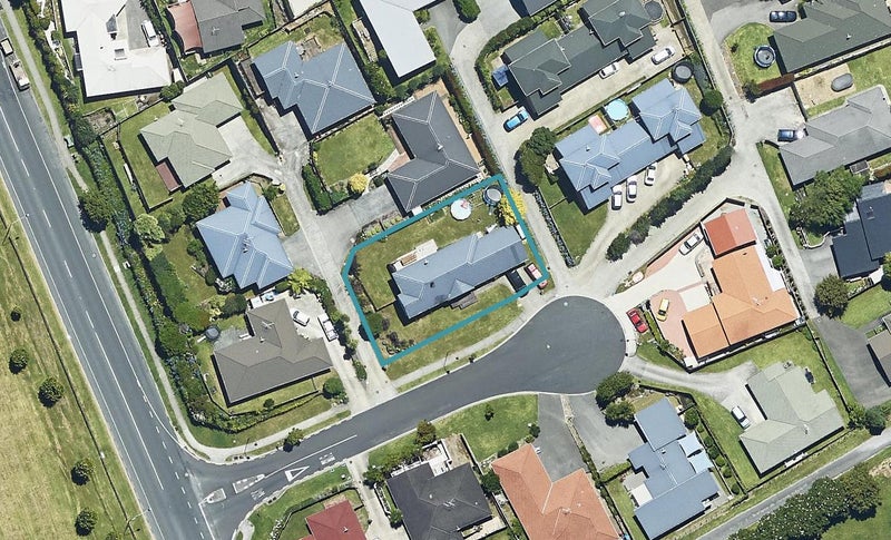 11 Maggie Place, Ohauiti, Tauranga - Carousel 1