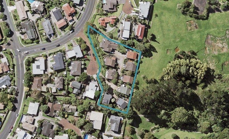 12 Proteus Place, Half Moon Bay, Auckland - Carousel 1